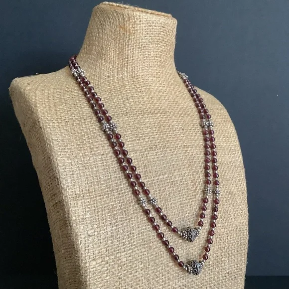 Vintage 925 s silver genuine garnet beaded necklace.